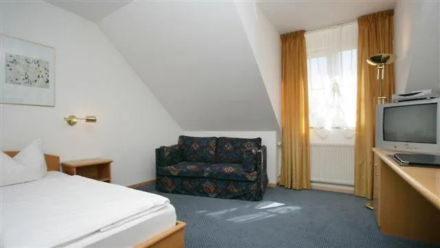 Guest house Hotel Lindenstrasse Neuenhagen bei Berlin
